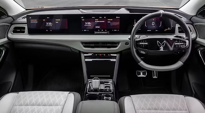 Mahindra XEV 9S interior