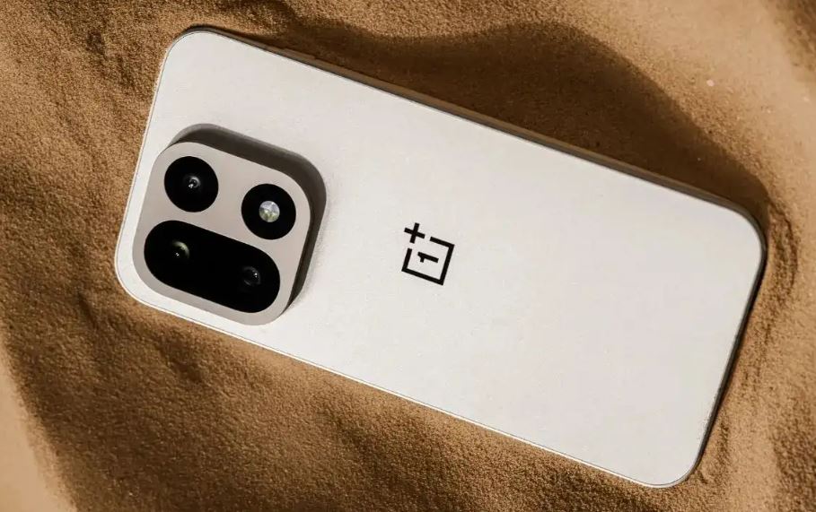 OnePlus 15 Smartphone Review in Detail - India's First Snapdragon 8 Elite Gen 5 Processor - 16GB RAM, 512GB Storage - 7300mAh Battery - Triple 50MP Camera with 4K 120fps